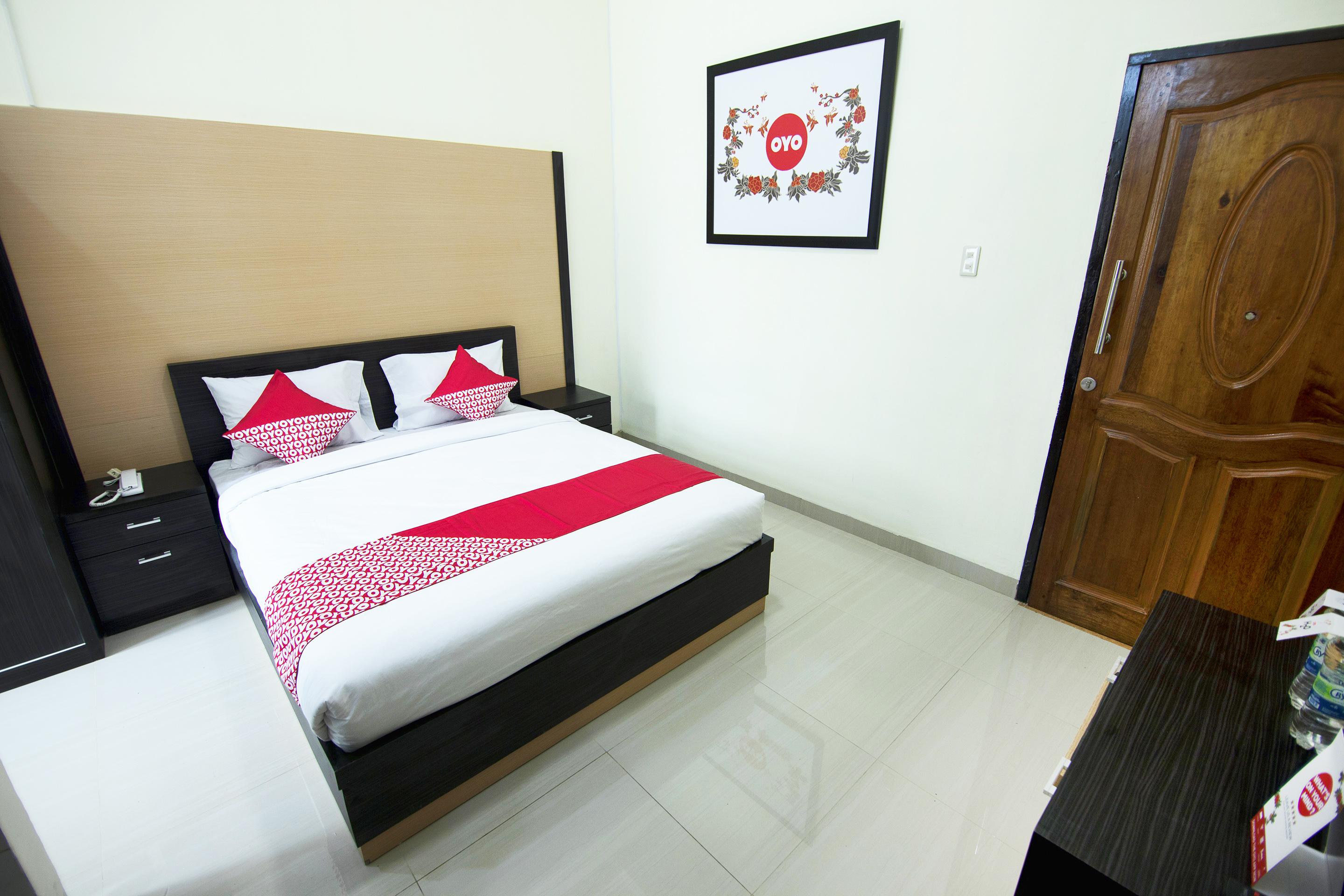 Capital O 540 Esther Hotel Balige Exterior foto