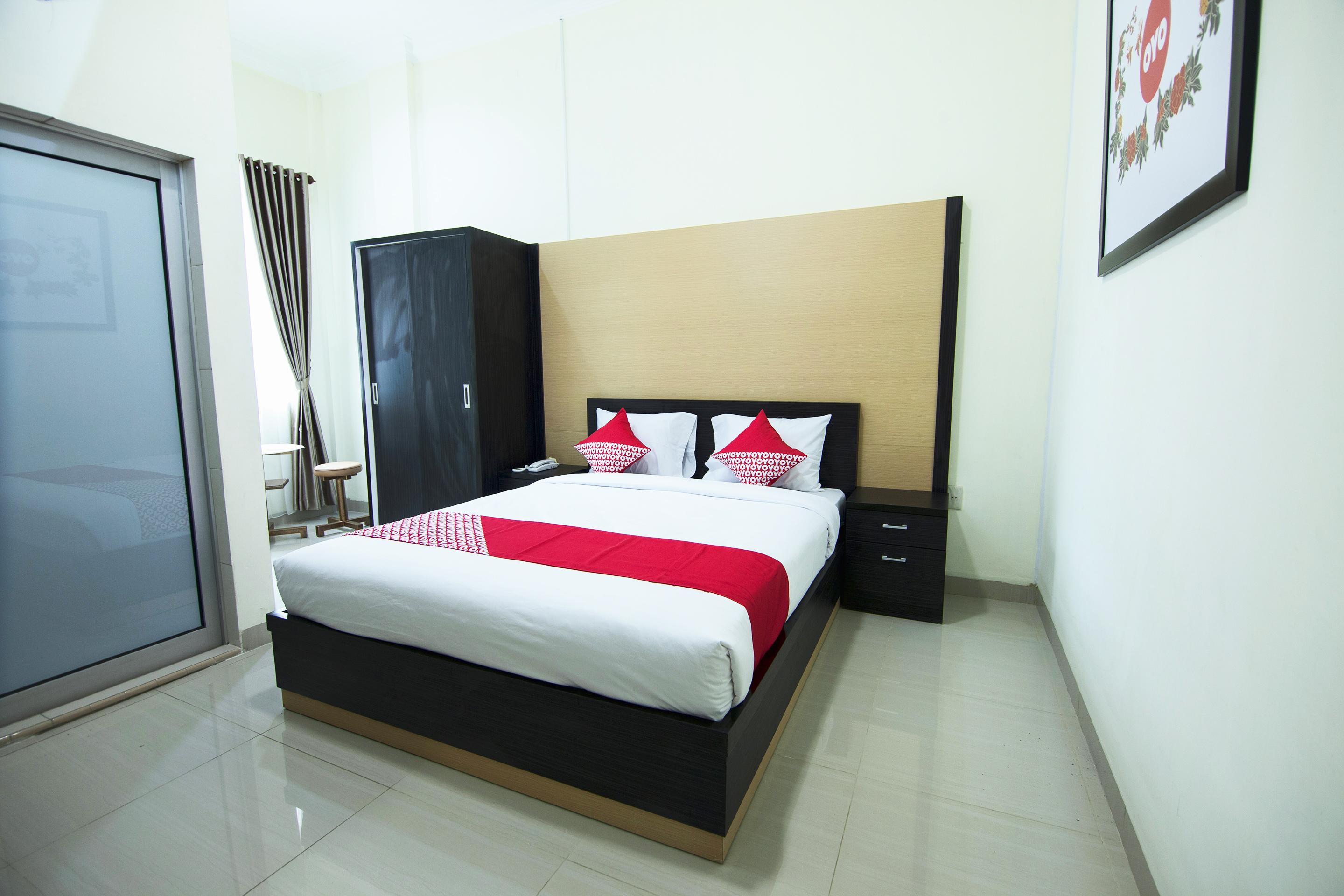 Capital O 540 Esther Hotel Balige Exterior foto