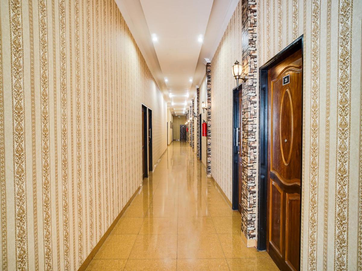 Capital O 540 Esther Hotel Balige Exterior foto